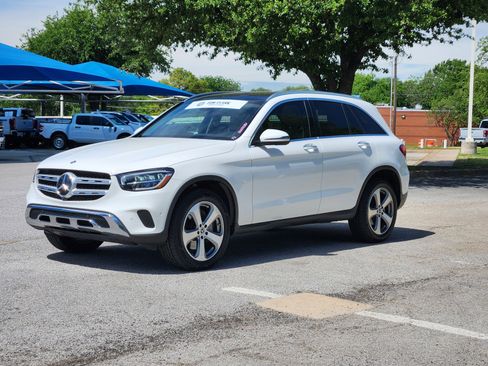 Used 2022 Mercedes-Benz GLC 300 image 2