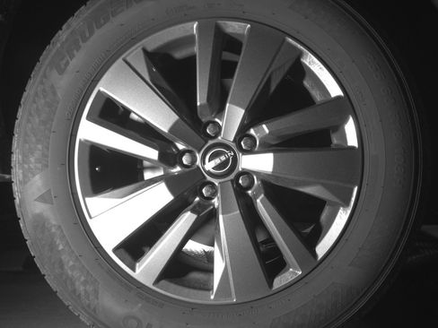 Used 2025 Nissan Pathfinder SV image 14