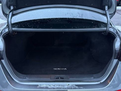 Used 2023 Nissan Sentra SR w/ SR Premium Package image 9