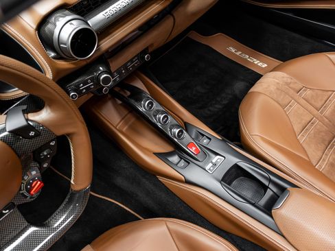 Used 2021 Ferrari 812 GTS image 68