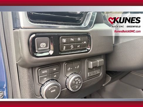 New 2026 GMC Yukon XL Elevation w/ Elevation Premium Package AWD/4WD image 17