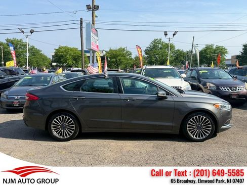 Used 2018 Ford Fusion SE w/ Fusion SE Technology Package FWD image 8