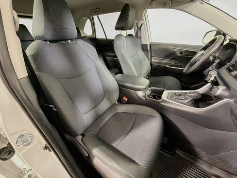 Used 2024 Toyota RAV4 LE AWD/4WD image 24