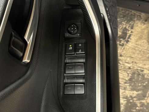 Used 2025 Toyota RAV4 XLE AWD/4WD image 22