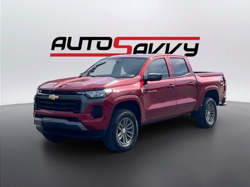 Used 2025 Chevrolet Colorado LT AWD/4WD image 3