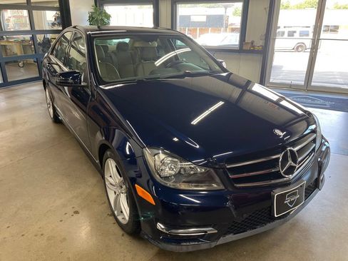 Used 2014 Mercedes-Benz C 300 4MATIC Sedan image 22