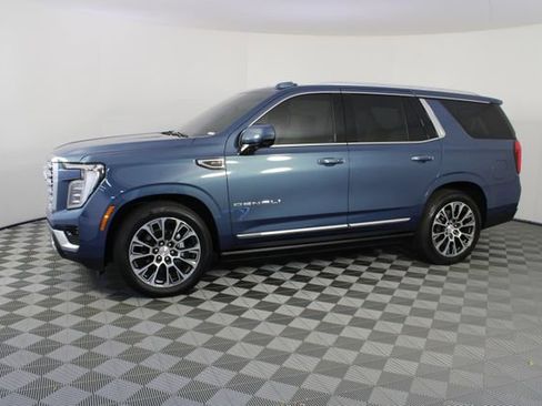 Used 2026 GMC Yukon Denali w/ Denali Reserve Package image 2