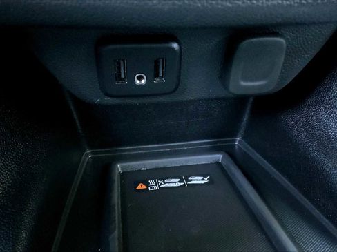 Used 2023 Chevrolet Traverse LT image 35