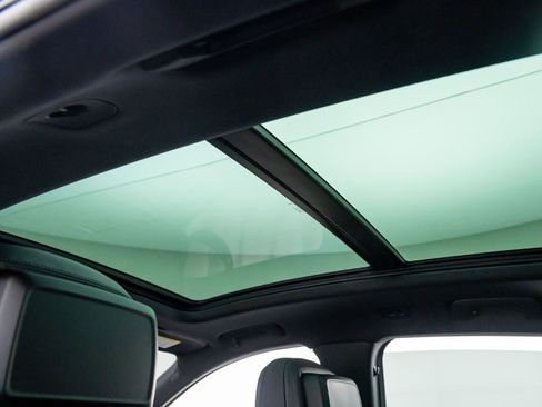 Certified 2022 Porsche Macan S w/ Premium Package Plus image 18