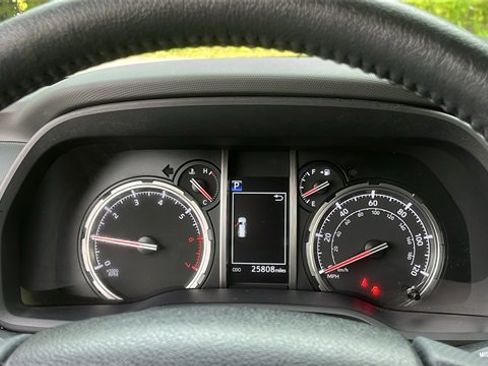 Certified 2024 Toyota 4Runner TRD Off-Road image 14