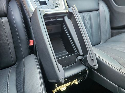 Used 2021 BMW X6 xDrive40i w/ M Sport Package image 25