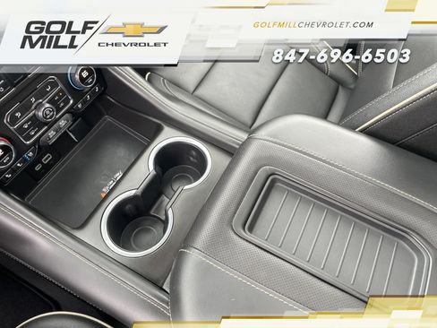 Used 2024 Chevrolet Suburban Premier AWD/4WD image 27