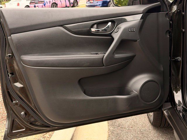 Used 2017 Nissan Rogue SL w/ SL Premium Package AWD/4WD image 27