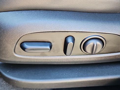 Certified 2024 Chevrolet Equinox RS image 25