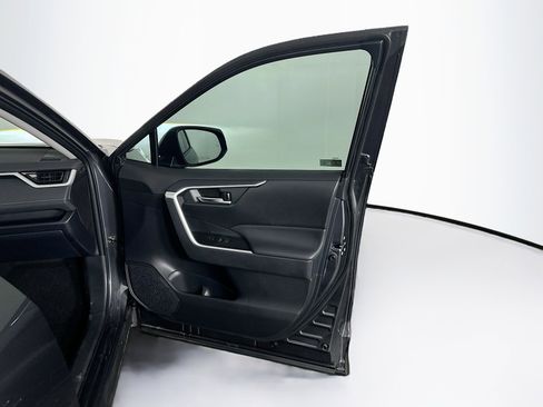 Used 2025 Toyota RAV4 XLE w/ Convenience Package FWD image 32