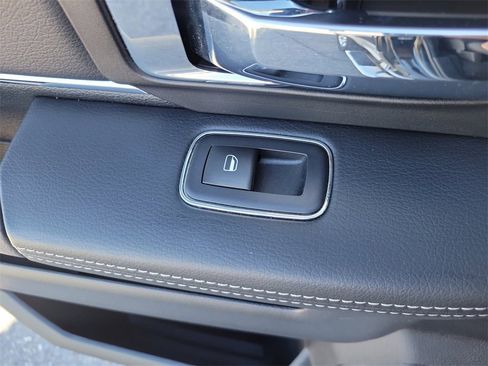 Used 2016 RAM 1500 Laramie w/ Convenience Group image 18