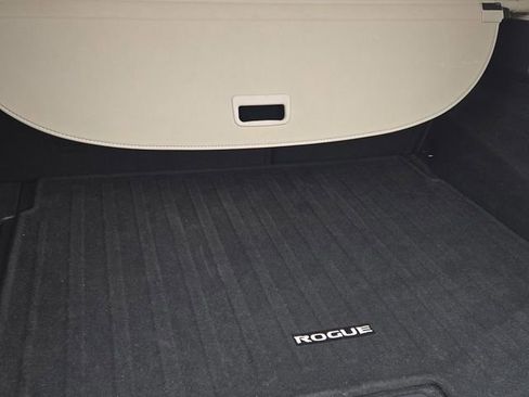 Used 2023 Nissan Rogue S image 10