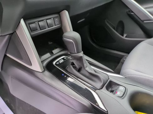 Used 2025 Toyota Corolla Cross AWD Hybrid w/ Moonroof Package image 24