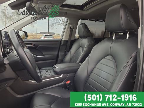 Used 2023 Toyota Highlander XLE image 47
