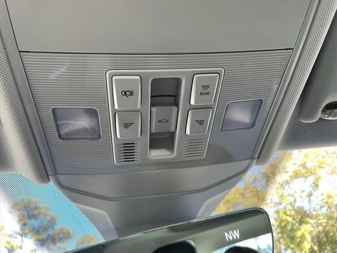 Used 2023 Volkswagen Jetta SE w/ Panoramic Sunroof Package image 22