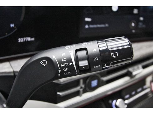 Used 2025 Hyundai Santa Fe Limited FWD image 18