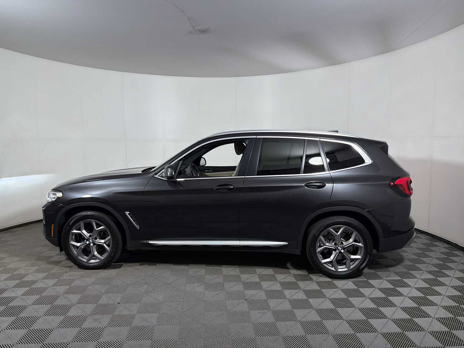 Used 2024 BMW X3 xDrive30i w/ Convenience Package AWD/4WD image 4