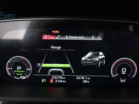 Used 2021 Audi e-tron Prestige w/ Prestige Package image 25