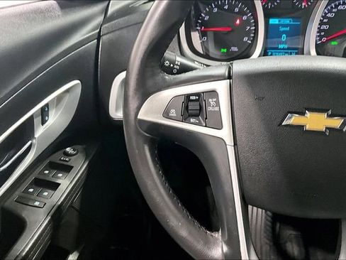 Used 2017 Chevrolet Equinox LT w/ Convenience Package image 11
