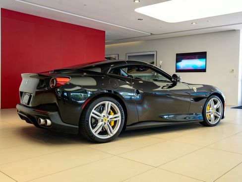 Certified 2020 Ferrari Portofino RWD image 35