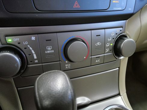 Used 2010 Toyota Highlander 2WD image 28