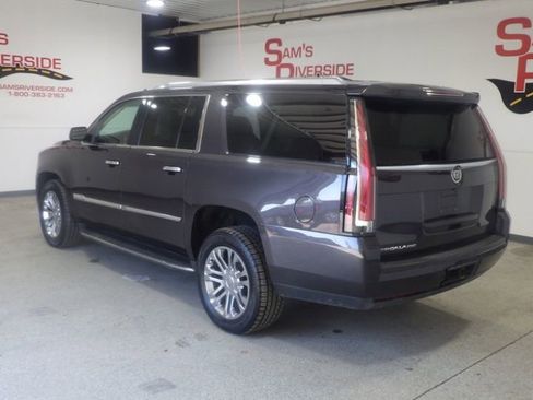 Used 2015 Cadillac Escalade ESV 4WD image 2