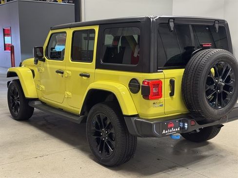 Used 2023 Jeep Wrangler Unlimited Sahara AWD/4WD image 10