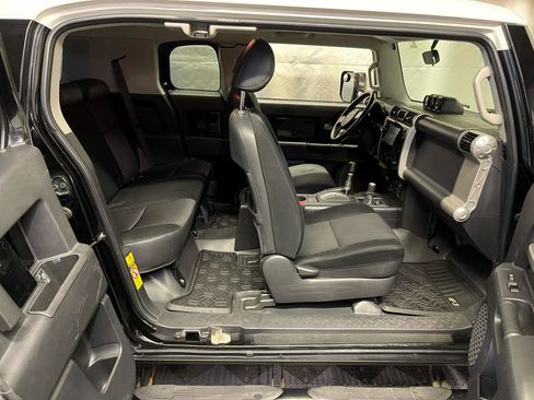 Used 2007 Toyota FJ Cruiser 4WD w/ Upgrade Pkg 2 image 16