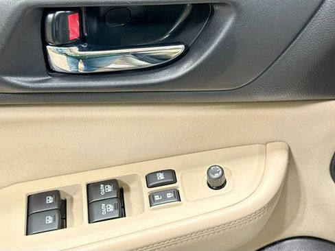 Used 2017 Subaru Legacy 2.5i Premium image 19