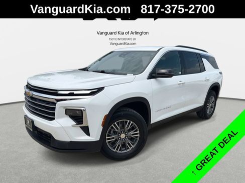 Used 2025 Chevrolet Traverse LT AWD/4WD image 1
