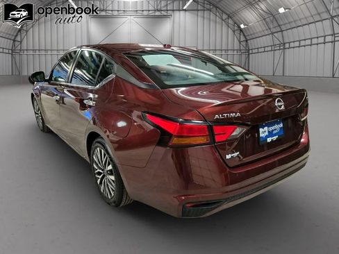 Used 2024 Nissan Altima 2.5 SV FWD image 6
