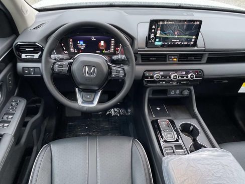 New 2025 Honda Pilot Elite image 11