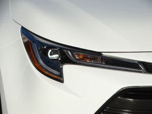 Certified 2025 Toyota Corolla LE w/ LE Premium Package image 5
