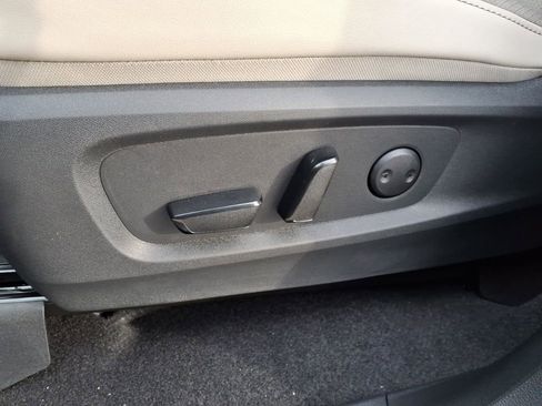 New 2026 Nissan Pathfinder SL image 25