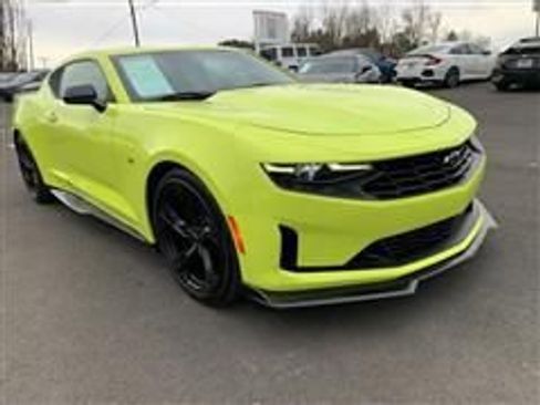 Used 2020 Chevrolet Camaro LT image 4