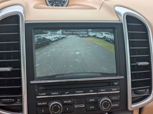 Used 2016 Porsche Cayenne AWD/4WD image 22