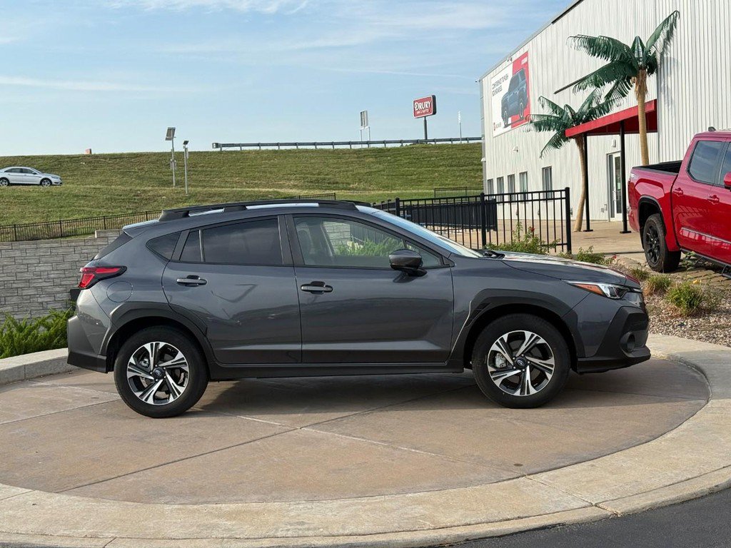 Used 2024 Subaru Crosstrek 2.0i Premium AWD/4WD image 2