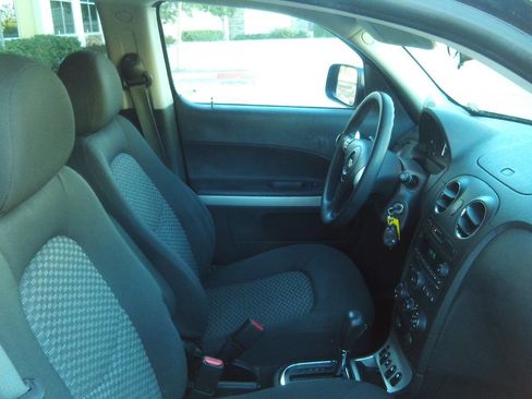 Used 2010 Chevrolet HHR LT FWD image 25