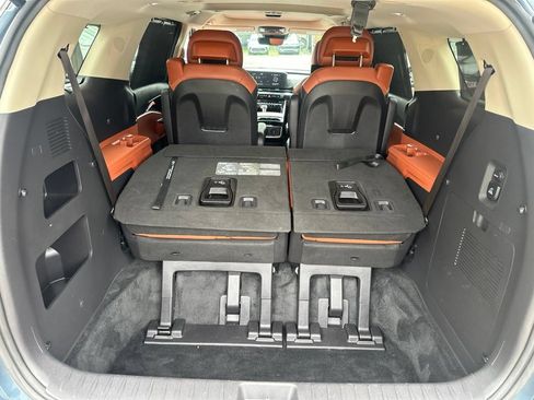 Used 2024 Kia Carnival SX Prestige FWD image 30