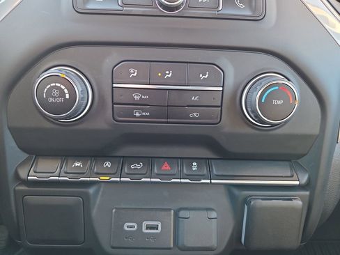 Used 2024 Chevrolet Silverado 1500 Custom image 21