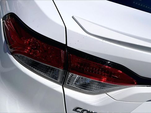 Used 2021 Toyota Corolla SE image 28