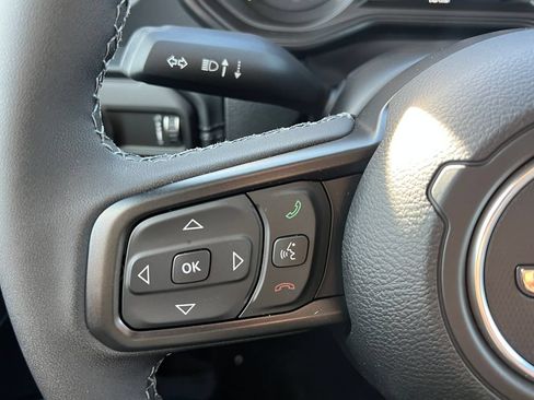 New 2026 Jeep Gladiator Sport AWD/4WD image 17