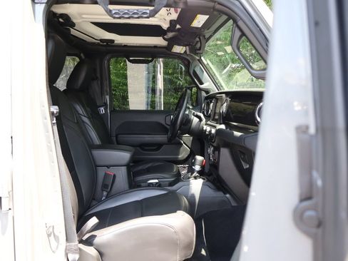 Used 2021 Jeep Wrangler Unlimited Sahara AWD/4WD image 41
