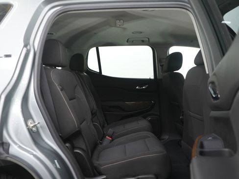 Used 2023 GMC Acadia SLE image 13