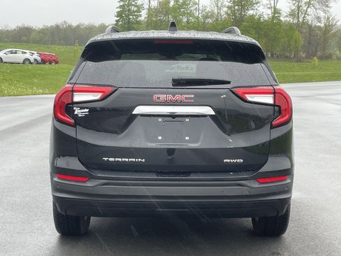 Used 2023 GMC Terrain SLE w/ Driver Convenience Package AWD/4WD image 4